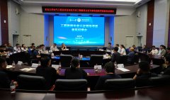 专家组实地走访了消息学馆电力电子、工业企业
